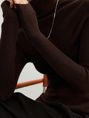 Women's Wool Turtleneck Sweater — View 7
