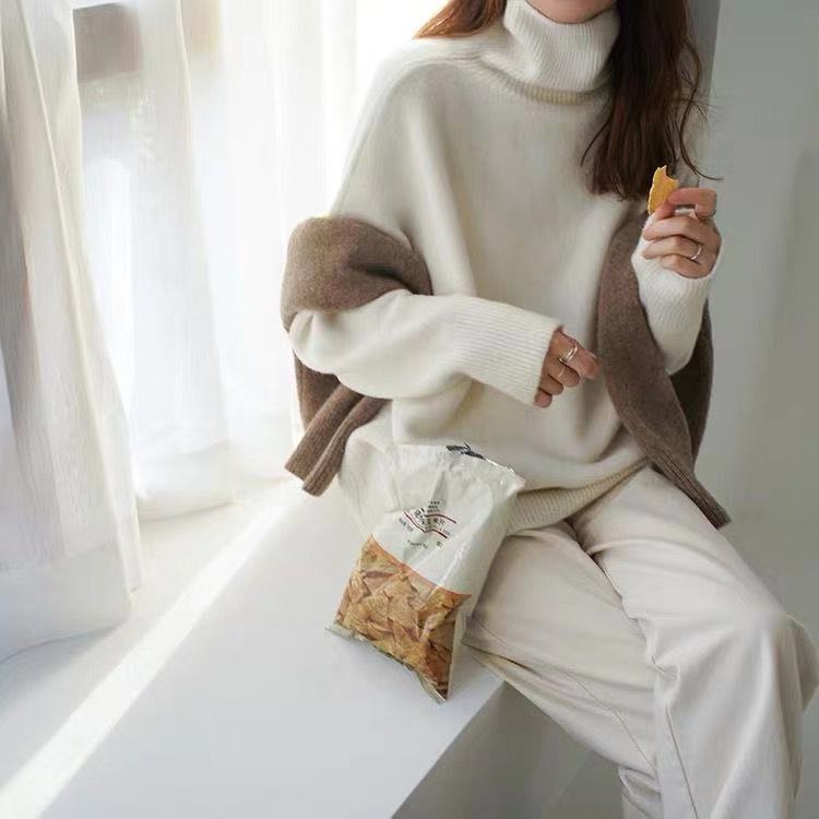Women's Oversized Ribbed Turtleneck Sweater — View 10