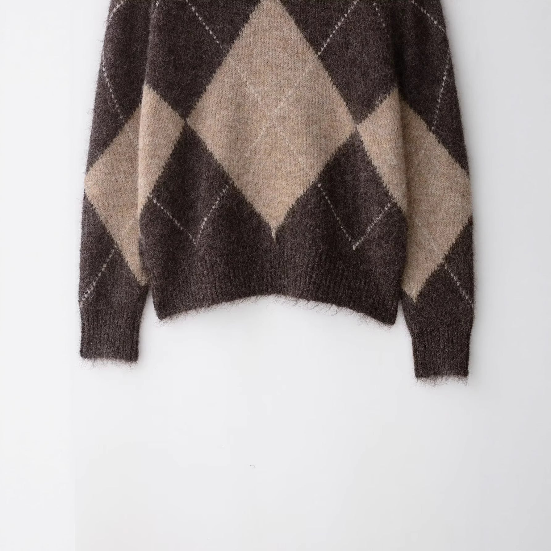Women's Oversized Ribbed Geometric Turtleneck Sweater — View 4