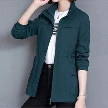 Women's Lightweight Breathable Cropped Jacket | Luisa in Black - Juana Fashion