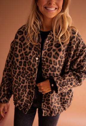Women's Oversized Leopard Print Snap-Front Jacket | Luisa in Leopard Print - Juana Fashion