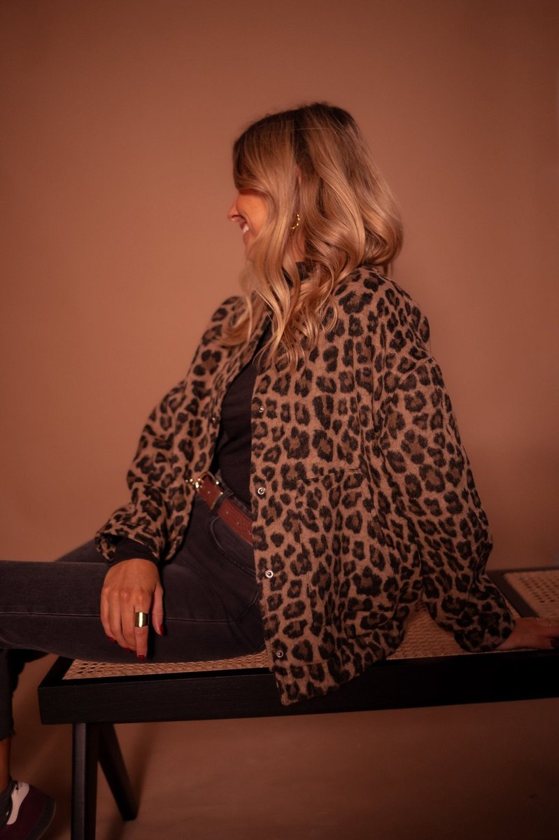Women's Oversized Leopard Print Snap-Front Jacket | Luisa in Leopard Print - Juana Fashion