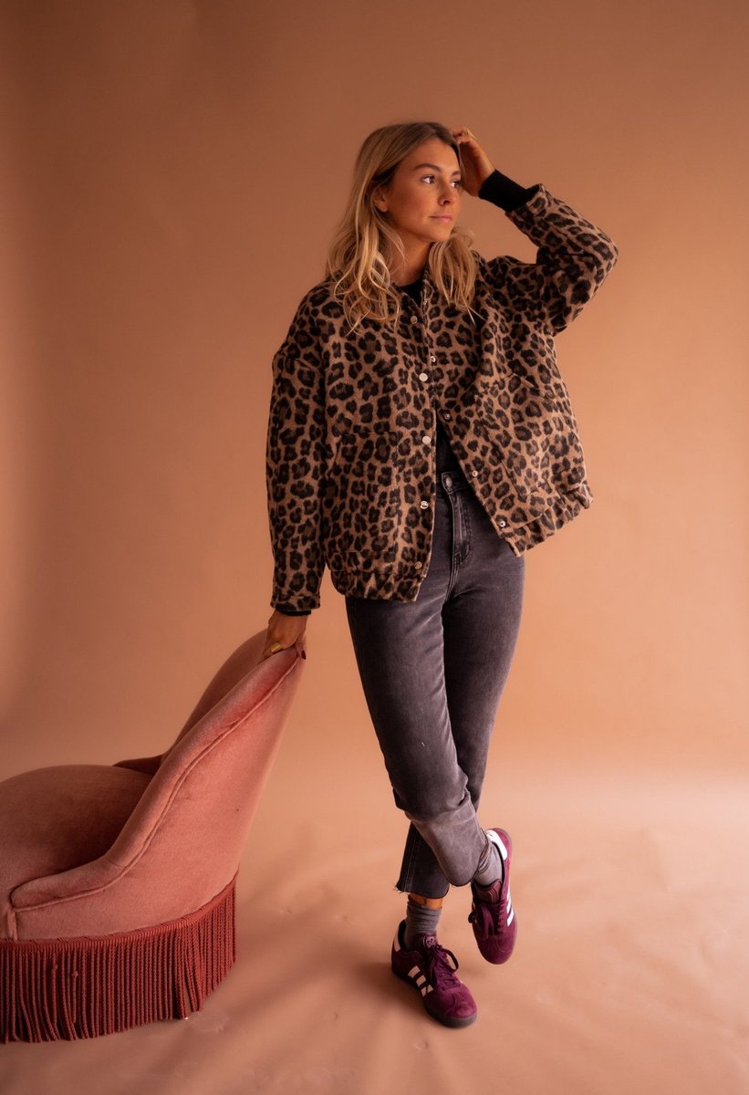 Women's Oversized Leopard Print Snap-Front Jacket | Luisa in Leopard Print - Juana Fashion