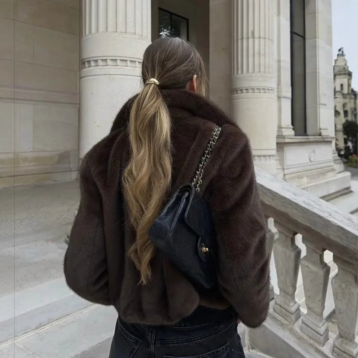 Women's Cropped Faux Fur Jacket with Collar | Emilia - Juana Fashion