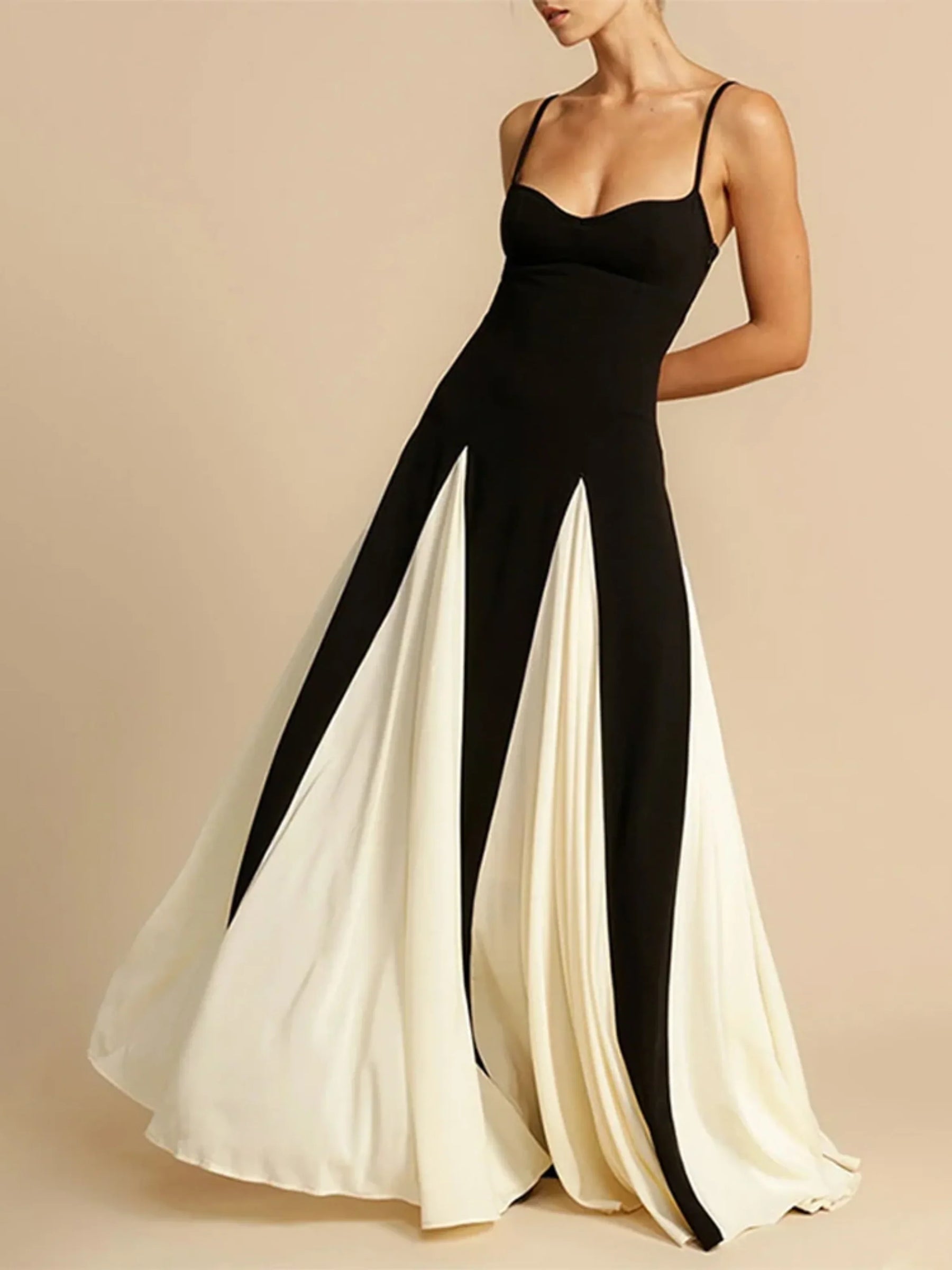 Women's Sweetheart Maxi Evening Dress with Flared Skirt